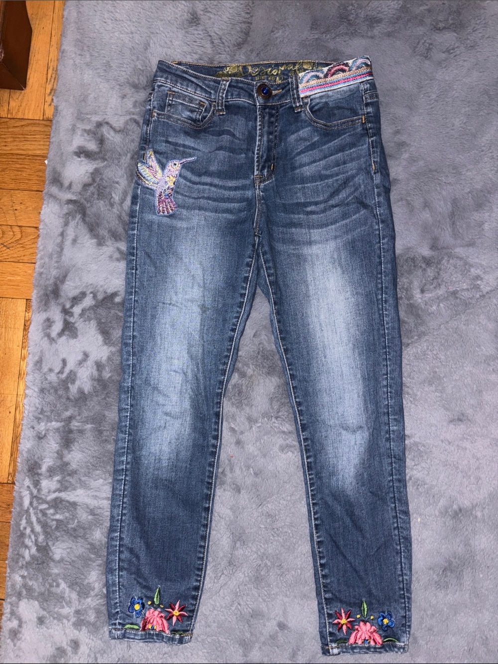 Desigual Y2K Skinny Jeans with Colorful Embroidery